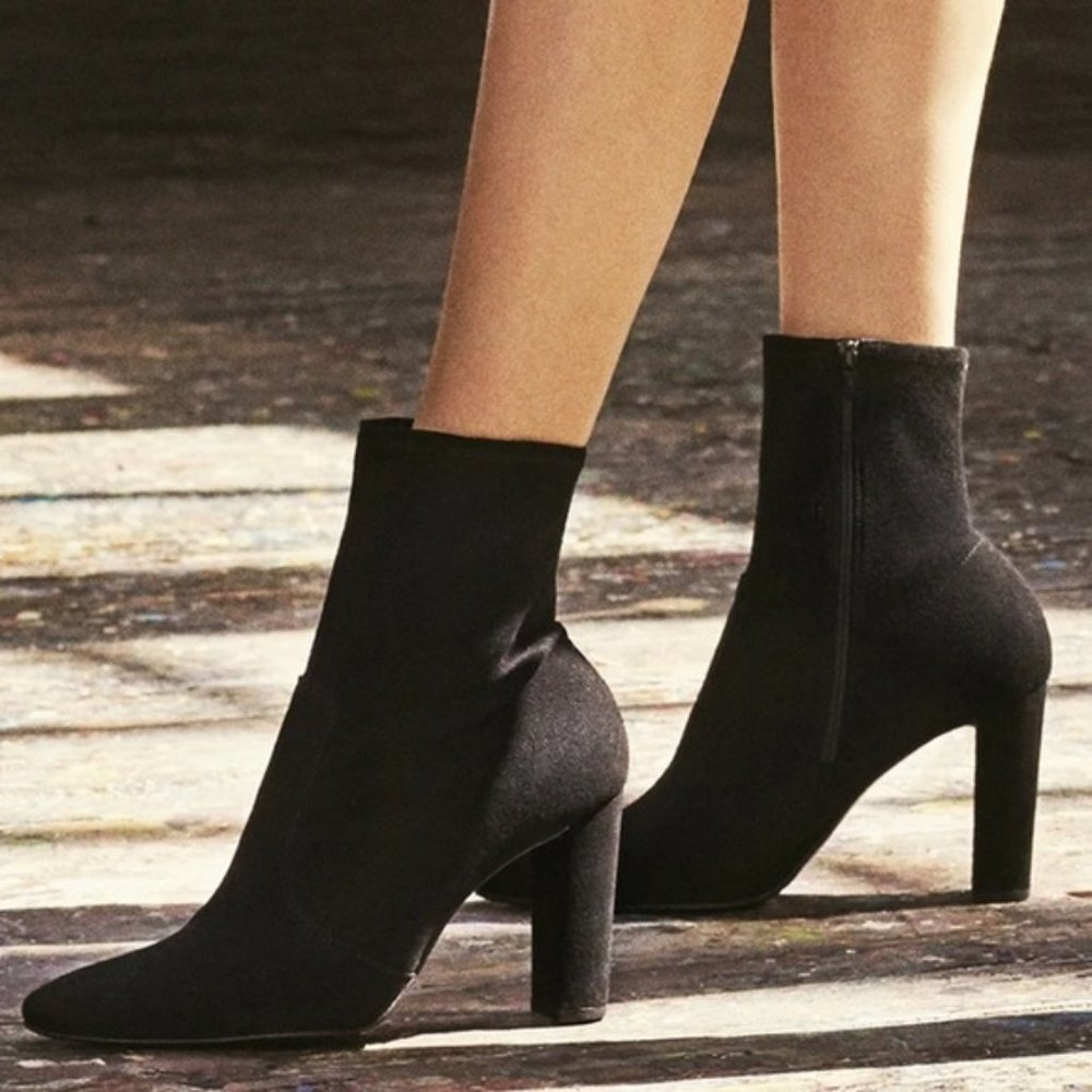 NWT Inez Paz 90 Suede Bootie